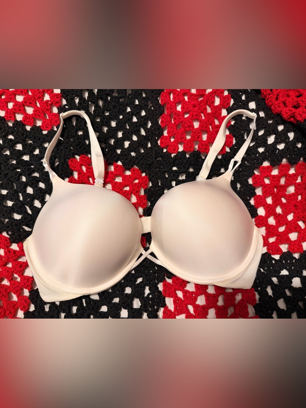 Victoria's Secret Smooth Bombshell Bra size 38 C